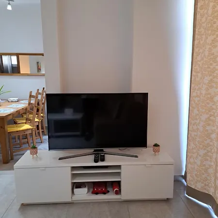 Apartment Albert's St Lazarus 402 B - First Floor *