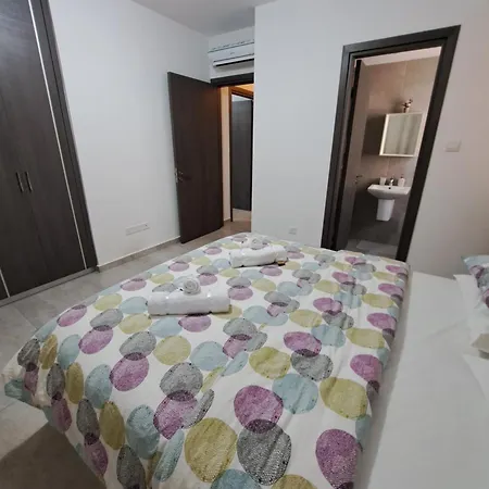 Albert's St Lazarus 402 B - First Floor شقة *